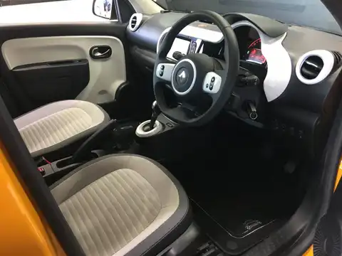 カタログ画像：トゥインゴ （TWINGO） ＥＤＣ 2019年10月 3BA-AHH4B 900cc ジョン マンゴー 燃費16.8km / l 内装