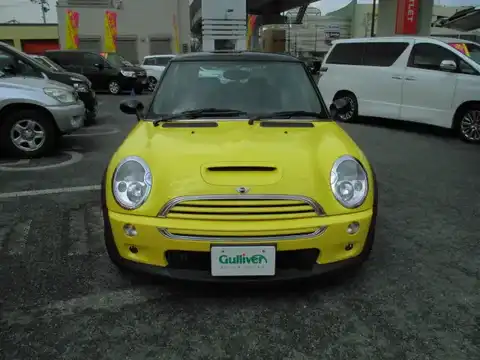 カタログ画像：ＭＩＮＩ （MINI） クーパーＳ 2002年3月 GH-RE16 1600cc リキッド・イエロー 燃費11.6km / l フロント