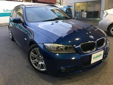 カタログ画像：３シリーズ （3 SERIES） ３２０ｉツーリング Ｍスポーツパッケージ 2010年5月 LBA-US20 2000cc モナコ・ブルー（メタリックカラー）orモンテゴ・ブルー（メタリック・カラー） 燃費13.0km / l メイン（その他）