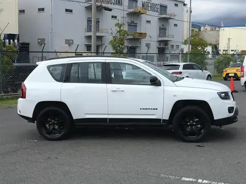 カタログ画像：ジープ・コンパス （JEEP COMPASS） アルティテュード スポーツ 2015年3月 ABA-MK49 2000cc ブライトホワイトクリアコート 燃費10.5km / l 外装