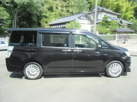 カタログ画像：ステップワゴンスパーダ （STEPWAGON SPADA） Ｚ ＨＤＤナビエディション 2011年8月 DBA-RK5 2000cc プレミアムブラキッシュ・パール 燃費13.2km / l 外装