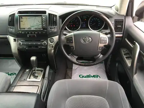 カタログ画像：ランドクルーザー （LAND CRUISER） ＧＸ 2010年8月 CBA-URJ202W 4600cc ホワイトパールクリスタルシャイン 燃費7.1km / l 内装