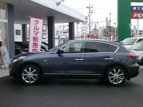 カタログ画像：スカイラインクロスオーバー （SKYLINE CROSSOVER） ３７０ＧＴ タイプＰ 2009年7月 DBA-J50 3700cc ストラフィアブルー（ＰＭ） 燃費9.7km / l 外装