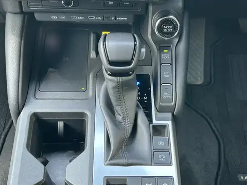 カタログ画像：ランドクルーザー２５０ （LAND CRUISER 250） ＶＸ 2024年4月 3DA-GDJ250W 2800cc プラチナホワイトパールマイカ 燃費11.0km / l 内装