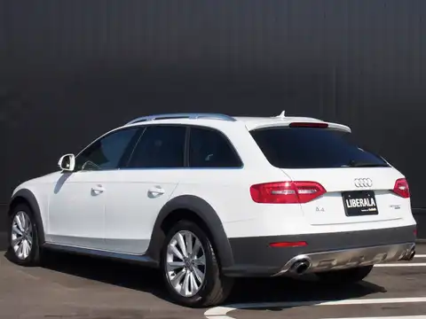 カタログ画像：Ａ４オールロードクワトロ （A4 ALLROAD QUATTRO） ベースグレード 2014年4月 ABA-8KCNCA 2000cc グレイシアホワイトメタリック 燃費13.4km / l バック