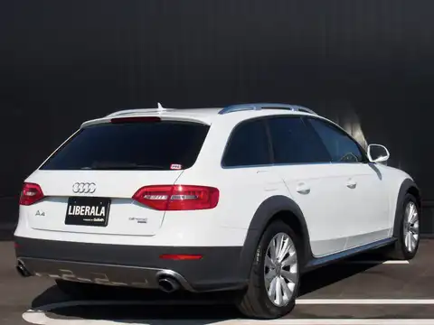 カタログ画像：Ａ４オールロードクワトロ （A4 ALLROAD QUATTRO） ベースグレード 2014年4月 ABA-8KCNCA 2000cc グレイシアホワイトメタリック 燃費13.4km / l バック