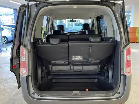 カタログ画像：ステップワゴン （STEPWAGON） Ｇ 助手席リフトアップシート車 2009年10月 DBA-RK1 2000cc ポリッシュドメタル・メタリック 内装