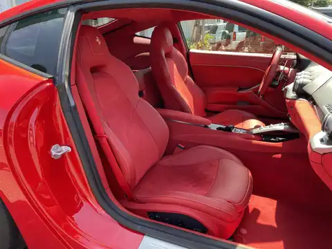 カタログ画像：Ｆ１２ベルリネッタ （F12 BERLINETTA） ベースグレード 2012年7月 ABA-F152 6300cc 内装