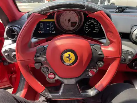 カタログ画像：Ｆ１２ベルリネッタ （F12 BERLINETTA） ベースグレード 2012年7月 ABA-F152 6300cc 内装