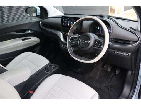 カタログ画像：５００ｅ （500e） アイコン 2022年6月 ZAA-FA1 アイス ホワイト フロント