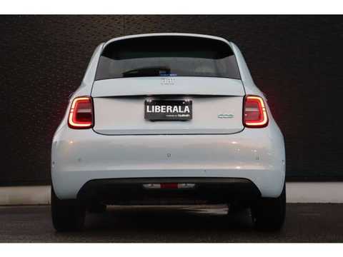 カタログ画像：５００ｅ （500e） アイコン 2022年6月 ZAA-FA1 アイス ホワイト 外装