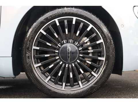 カタログ画像：５００ｅ （500e） アイコン 2022年6月 ZAA-FA1 アイス ホワイト タイヤ