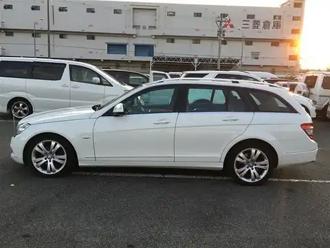 カタログ画像：Ｃクラスステーションワゴン （C-CLASS STATIONWAGON） Ｃ２５０ ステーションワゴン アバンギャルド 2008年4月 DBA-204252 2500cc カルサイトホワイト 燃費9.4km / l 外装