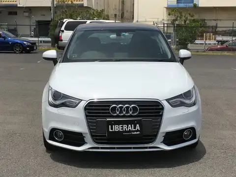 カタログ画像：Ａ１スポーツバック （A1 SPORTBACK） １．４ＴＦＳＩ 2014年6月 DBA-8XCAX 1400cc グレイシアホワイトメタリック 燃費17.8km / l フロント