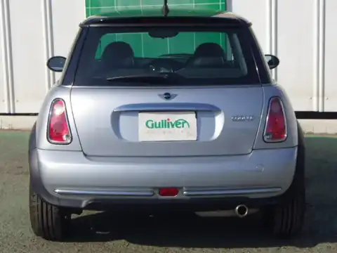 カタログ画像：ＭＩＮＩ （MINI） クーパー パークレーン 2006年7月 GH-RA16 1600cc ピュア・シルバー（メタリック） 燃費13.4km / l バック