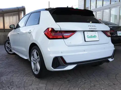 カタログ画像：Ａ１スポーツバック （A1 SPORTBACK） ３５ＴＦＳＩ Ｓライン 2019年11月 3BA-GBDAD 1500cc コルティナホワイト バック