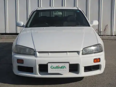 カタログ画像：スカイライン （SKYLINE） ２５ＧＴ 1998年5月 GF-ER34 2500cc ホワイト 燃費10.6km / l フロント