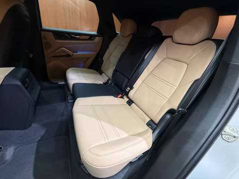 カタログ画像：カイエン （CAYENNE） カイエン 2023年4月 7BA-E3RK 3000cc クォーツァイトグレーメタリックorアークティックグレーorクレヨン 内装