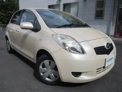 カタログ画像：ヴィッツ （VITZ） Ｆ クリームコレクション 2005年8月 CBA-NCP95 1300cc ベージュパールマイカ 燃費16.0km / l メイン（その他）