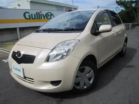 カタログ画像：ヴィッツ （VITZ） Ｆ クリームコレクション 2005年8月 CBA-NCP95 1300cc ベージュパールマイカ 燃費16.0km / l 外装