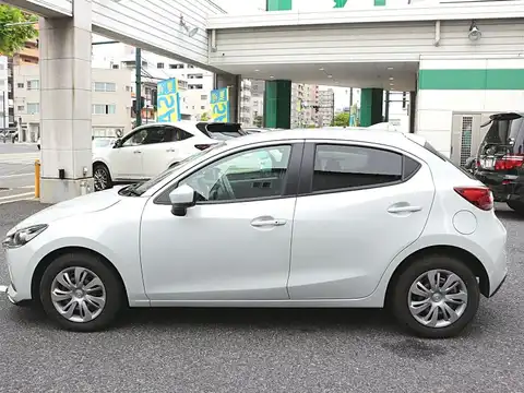 カタログ画像：ＭＡＺＤＡ２ （MAZDA2） １５Ｓプロアクティブ 2019年10月 6BA-DJLFS 1500cc スノーフレイクホワイトパールマイカ 燃費19.0km / l 外装