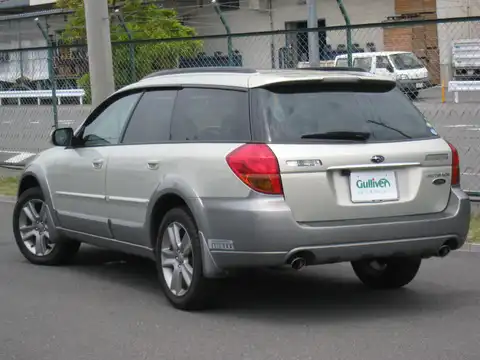 カタログ画像：レガシィアウトバック （LEGACY OUTBACK） ２．５ｉ Ｌ．Ｌ．Ｂｅａｎエディション 2004年6月 CBA-BP9 2500cc アークティックホワイト・パール／グラナイトグレー・オパール 燃費13.0km / l バック