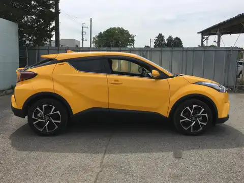 カタログ画像：Ｃ－ＨＲ （C-HR） Ｇ－Ｔ 2018年5月 DBA-NGX10 1200cc イエロー 燃費16.4km / l 外装