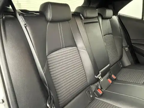 カタログ画像：カローラスポーツ （COROLLASPORT） Ｇ スタイルパッケージ 2020年6月 3BA-NRE214H 1200cc プラチナホワイトパールマイカorアティチュードブラックマイカ×プラチナホワイトパールマイカ 燃費15.2km / l 内装
