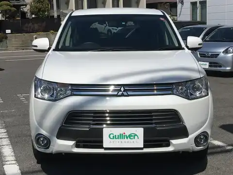 カタログ画像：アウトランダーＰＨＥＶ （OUTLANDER PHEV） Ｇナビパッケージ 2014年9月 DLA-GG2W 2000cc ホワイトパール フロント