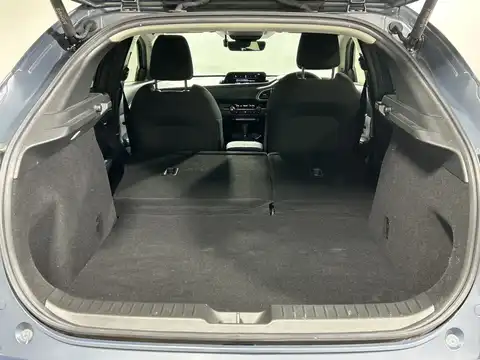 カタログ画像：ＣＸ－３０ （CX-30） ２０Ｓ 2022年8月 5AA-DMEJ3P 2000cc ポリメタルグレーメタリック 燃費15.5km / l 内装