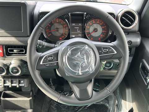 カタログ画像：ジムニーノマド （JIMNY NOMADE） ＦＣ 2025年4月 3BA-JC74W 1500cc アークティックホワイトパール 燃費14.9km / l 内装