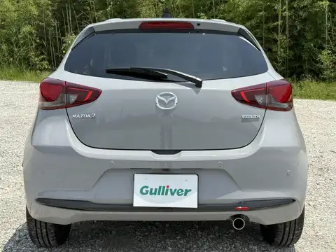 カタログ画像：ＭＡＺＤＡ２ （MAZDA2） １５スポルト 2024年12月 5BA-DJLFS 1500cc ポリメタルグレーメタリックorエアログレーメタリック 燃費20.2km / l バック