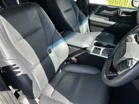 カタログ画像：ランドクルーザー２５０ （LAND CRUISER 250） ＶＸ 2024年4月 3DA-GDJ250W 2800cc アバンギャルドブロンズメタリック 燃費11.0km / l フロント