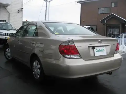 カタログ画像：カムリ （CAMRY） ツーリング ナビパッケージ 2004年7月 CBA-ACV30 2400cc ベージュマイカメタリック 燃費11.0km / l バック