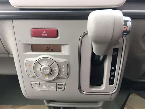カタログ画像：アルトラパン （ALTO LAPIN） Ｆリミテッド 全方位モニター用カメラパッケージ装着車 2018年7月 DBA-HE33S 660cc 燃費33.2km / l 内装