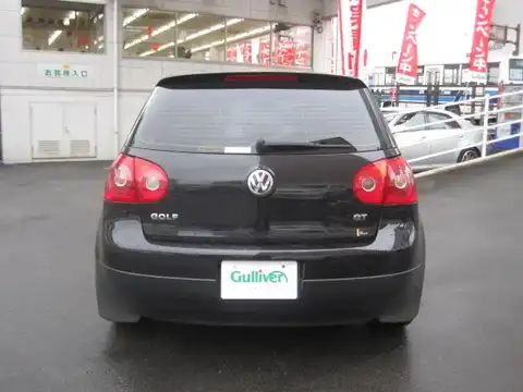 カタログ画像：ゴルフ （GOLF） ＧＴ 2004年9月 GH-1KBLX 2000cc ブラックマジックパールエフェクト 燃費12.4km / l バック