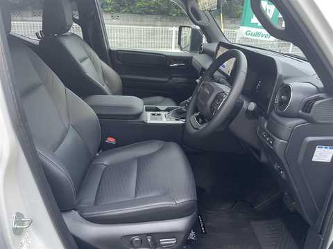 カタログ画像：ランドクルーザー２５０ （LAND CRUISER 250） ＶＸ 2024年4月 3DA-GDJ250W 2800cc プラチナホワイトパールマイカ 燃費11.0km / l フロント