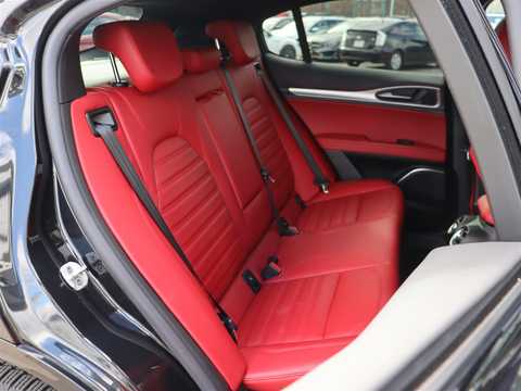 カタログ画像：ステルヴィオ （STELVIO） エディツィオーネ ルッソ 2022年10月 3DA-94922 2200cc 燃費16.0km / l 内装