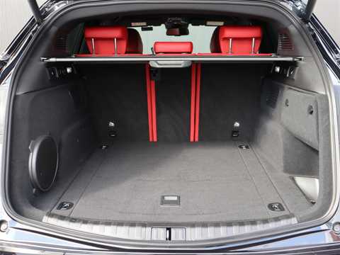 カタログ画像：ステルヴィオ （STELVIO） エディツィオーネ ルッソ 2022年10月 3DA-94922 2200cc 燃費16.0km / l 内装