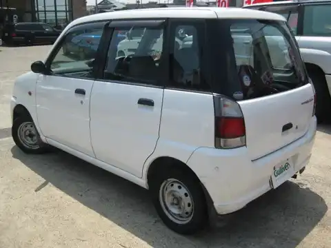 カタログ画像：プレオ （PLEO） ＦⅡ 2001年12月 TA-RA1 660cc ピュアホワイト 燃費21.5km / l バック