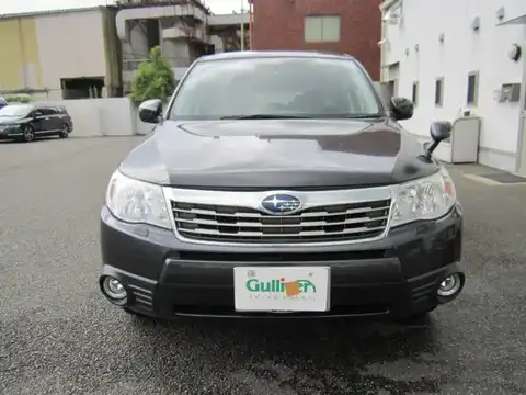 カタログ画像：フォレスター （FORESTER） ２．０ＸＳ 2007年12月 DBA-SH5 2000cc ダークグレー・メタリック 燃費14.0km / l フロント