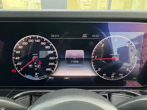 カタログ画像：Ｇクラス （G-CLASS） Ｇ４００ｄ ＡＭＧライン 2021年5月 3DA-463350 3000cc オブシディアンブラック（Ｍ）orマグネタイトブラック（Ｍ） 燃費9.7km / l 内装