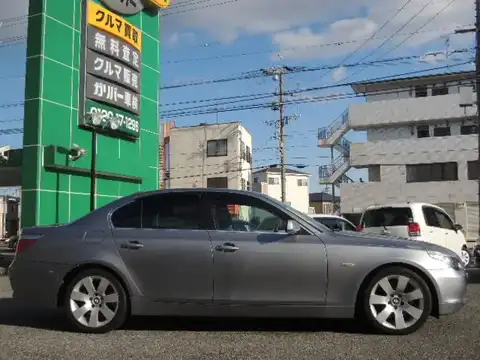 カタログ画像：５シリーズ （5 SERIES） ５４５ｉ 2005年6月 GH-NB44 4400cc チタン・グレーⅡメタリック 燃費7.6km / l 外装