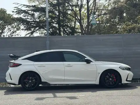カタログ画像：シビック （CIVIC） タイプＲ レーシングブラックパッケージ 2025年1月 6BA-FL5 2000cc チャンピオンシップホワイト 燃費12.5km / l 外装