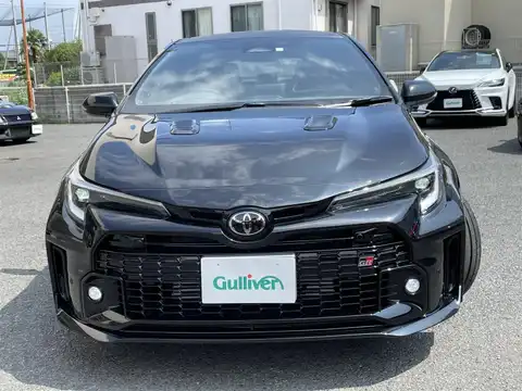 カタログ画像：ＧＲカローラ （GR COROLLA） ＲＺ 2022年12月 4BA-GZEA14H 1600cc プレシャスブラックパール 燃費12.4km / l フロント