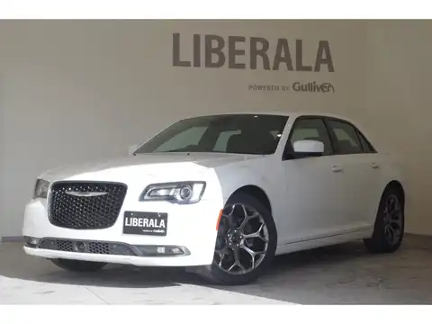 カタログ画像：クライスラー・３００ （CHRYSLER 300） ３００Ｓ 2017年7月 ABA-LX36 3600cc ブライトホワイトクリアコート 燃費9.2km / l フロント