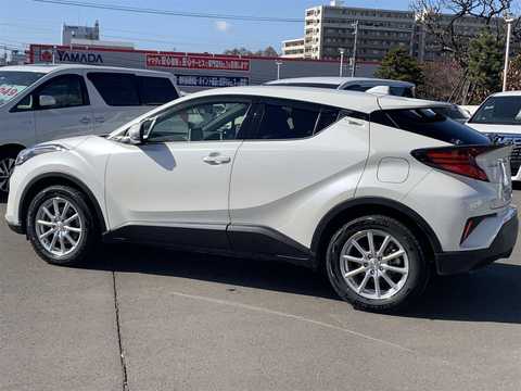 カタログ画像：Ｃ－ＨＲ （C-HR） Ｇ－Ｔ 2019年10月 DBA-NGX50 1200cc ホワイトパールクリスタルシャインorブラック×ホワイトパールクリスタルシャイン 燃費15.4km / l 外装