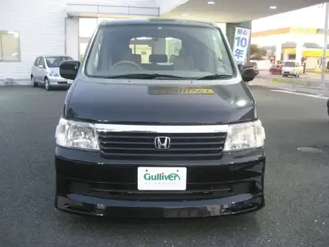 カタログ画像：ステップワゴン （STEPWAGON） Ｋ 2002年10月 LA-RF4 2000cc ナイトホークブラック・パール 燃費11.8km / l フロント