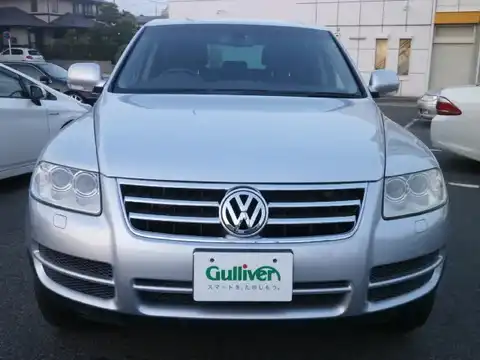 カタログ画像：トゥアレグ （TOUAREG） Ｖ８ 2004年8月 GH-7LAXQS 4200cc リフレックスシルバーメタリック 燃費6.6km / l フロント