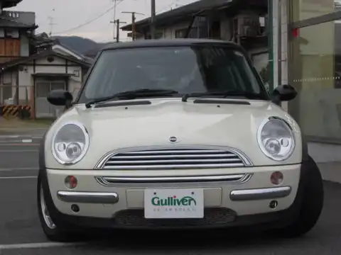カタログ画像：ＭＩＮＩ （MINI） クーパー 2004年4月 GH-RA16 1600cc ペッパー・ホワイト 燃費14.4km / l フロント